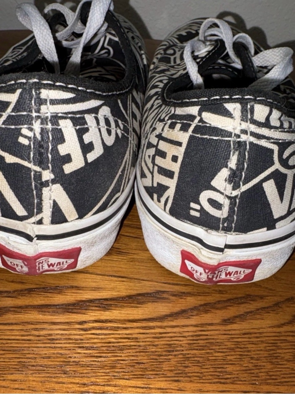 Vans Off The Wall OTF Repeat Black & White Graphic Logo Lace-Up Sneakers unisex - Picture 11 of 12